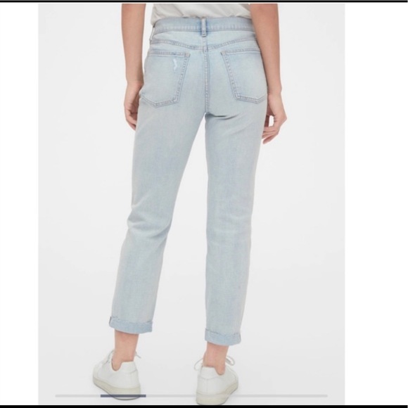 Gap girlfriend light wash jeans - Picture 3 of 3